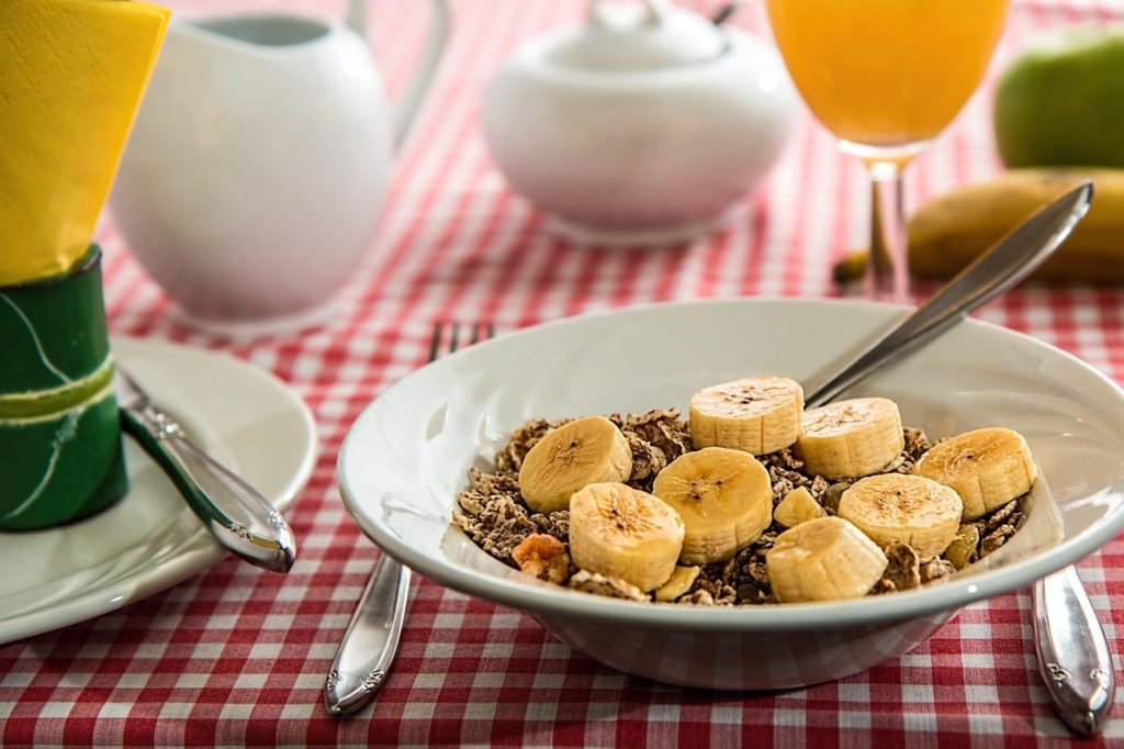 Рекомендация диетолога, что полезно есть на завтрак